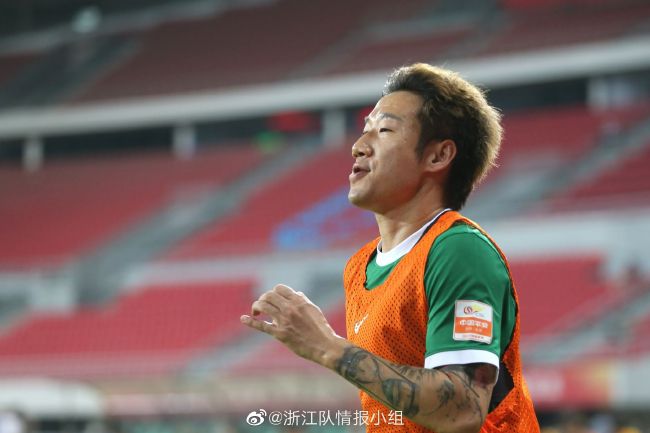 上轮曼联0-0战平利物浦，坎布瓦拉第一次进入曼联一线队名单，不过没有出场。